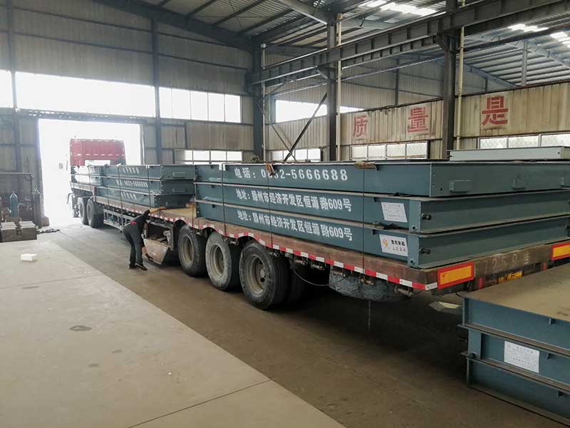 荷兰公司客户参观鲁南衡器200吨电子汽车衡！鲁南衡器电子汽车衡厂家价格